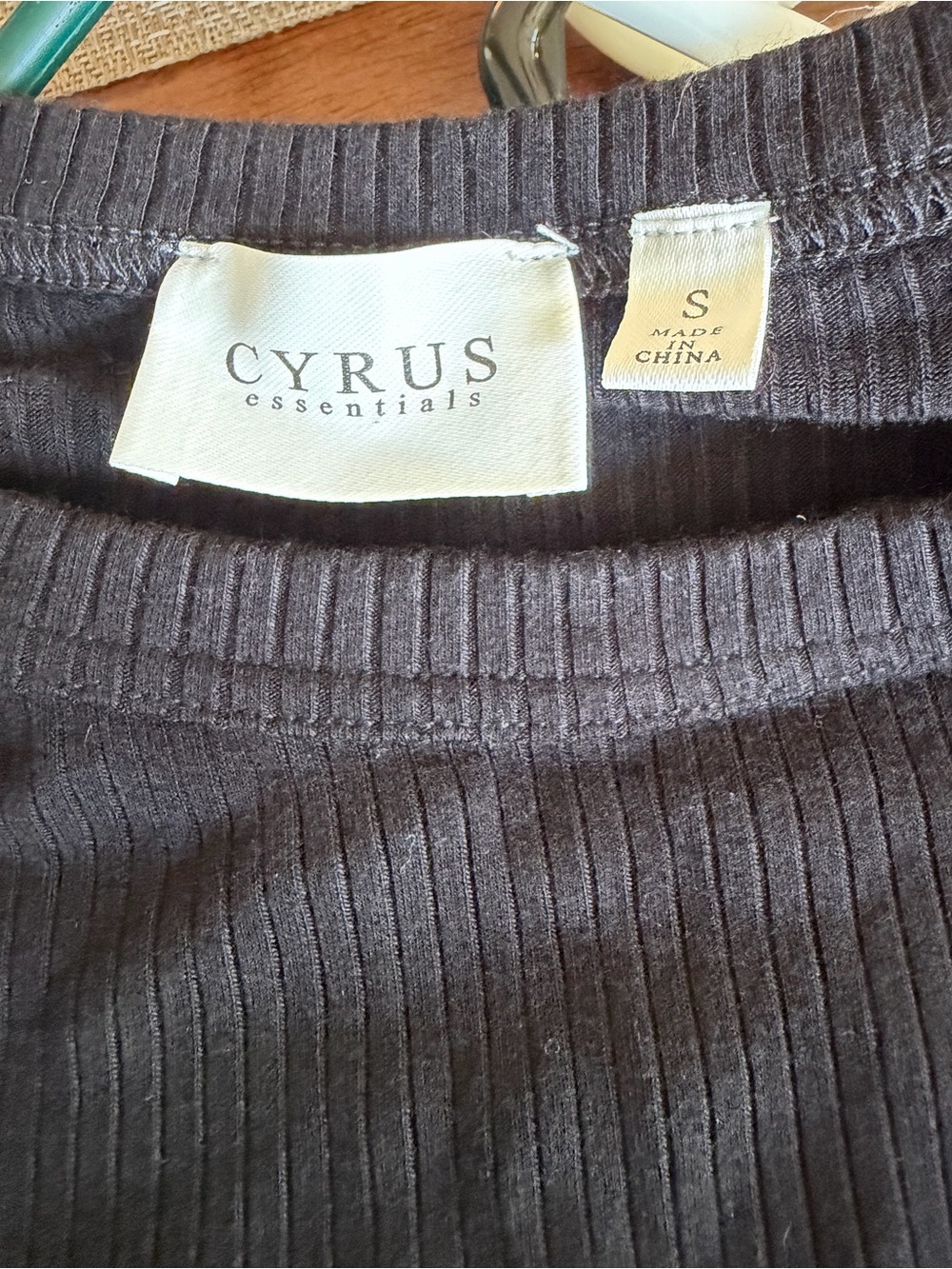 Cyrus Black Ribbed Tee - Picture 3 of 3